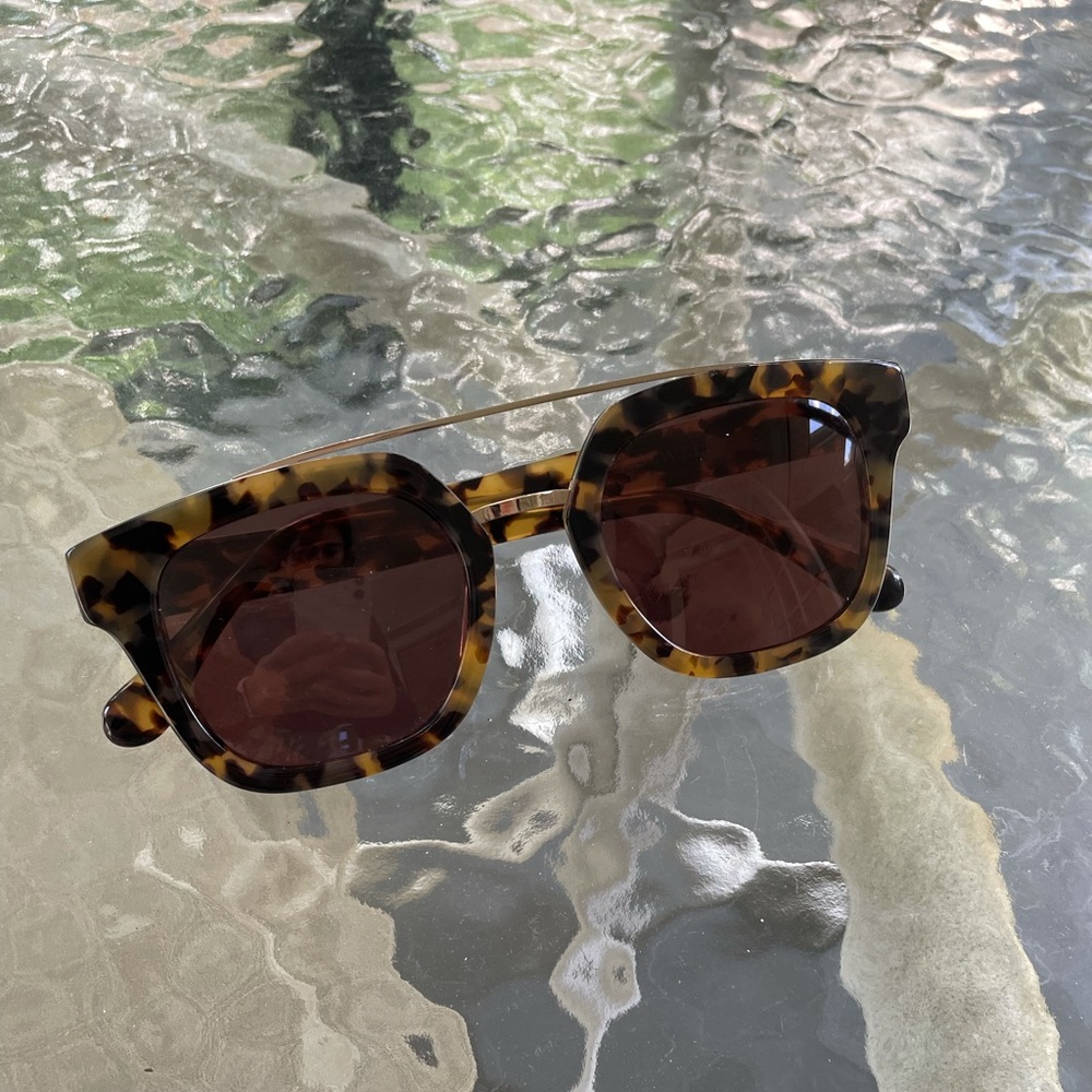 Madewell tortoise shell sunglasses